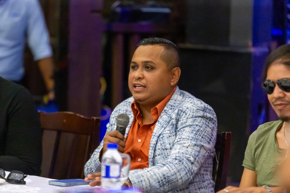 Orange Entertainment International founder Datuk Fadzli Idrus at the 'Live in Concert Radja' press conference in KL. — Picture by Raymond Manuel