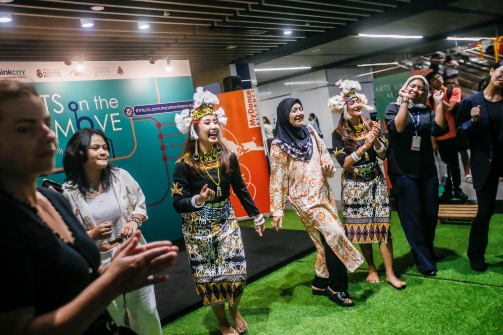 The dance series titled ‘Dancing in Place’ aims to connect culture and transit, in collaboration with Prasarana, and supported by Yayasan Hasanah. — Picture by Hari Anggara.