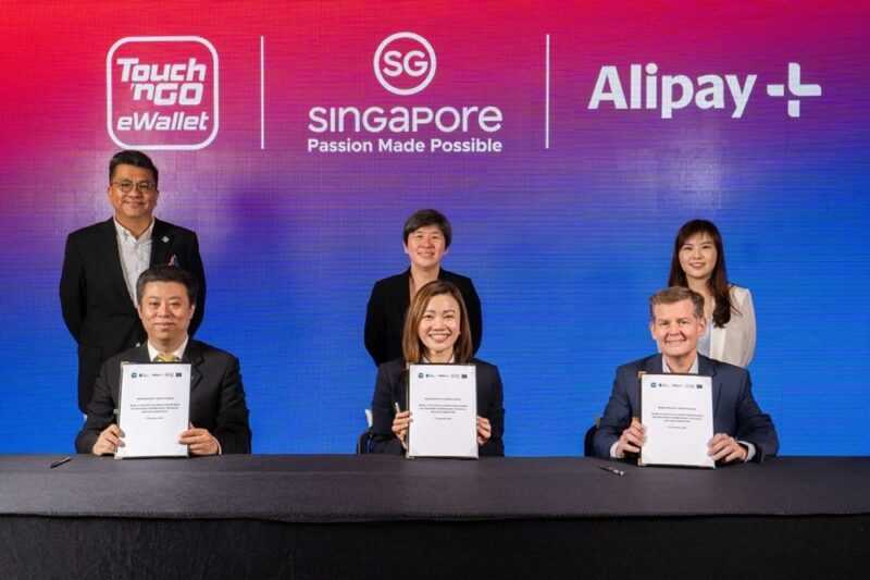 TNG Digital, Singapore Tourism Board and Alipay  sign MoU to promote travel to Singapore. — eNM pic
