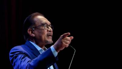 Anwar to check with Treasury allegations regarding Farhash – eNews Malaysia