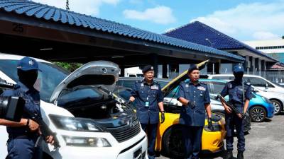 Kelantan Customs seizes smuggled vehicles worth more than RM500,000 – eNews Malaysia