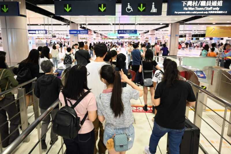 The Lo Wu arrival hall on Hong Kong’s border used to throng with visitors during mainland China’s Golden Week, but as the five-day tourism bonanza kicked off on Wednesday, the queues there were modest. — eNM pic