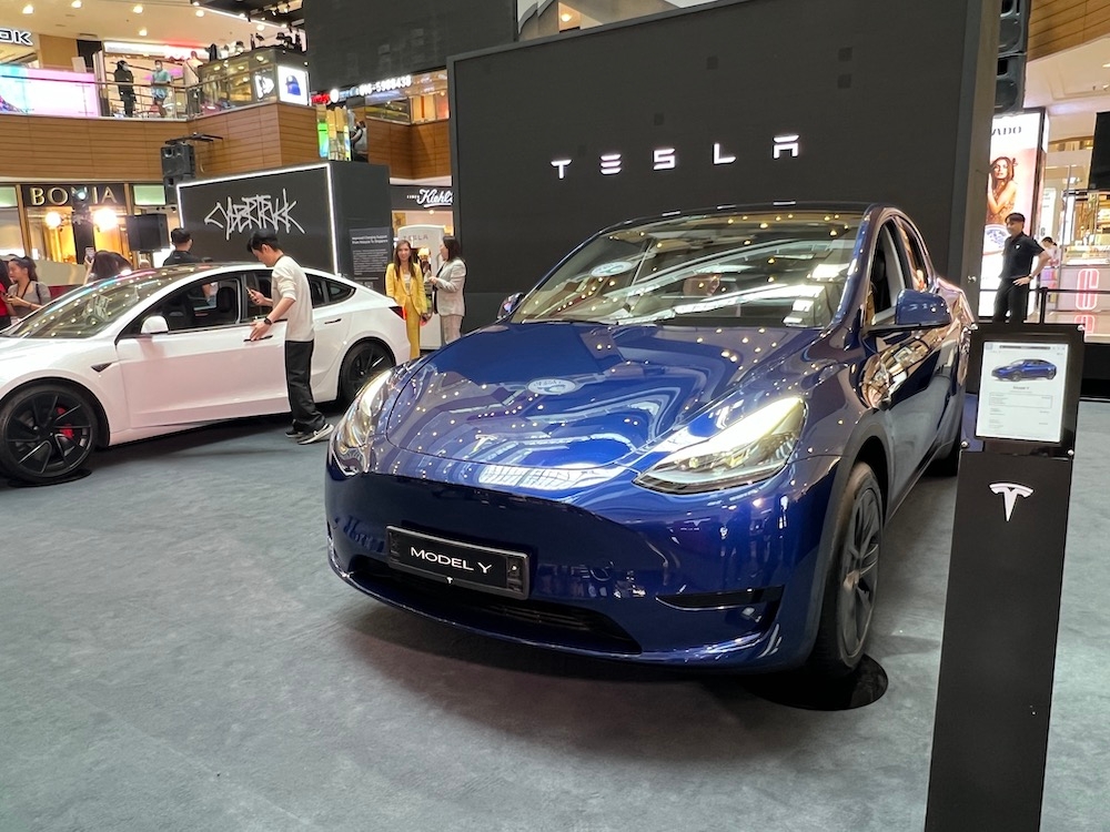 Display of Tesla’s latest Model 3 Performance and Model Y which are also available for test drive at Gurney Plaza from now until 30 June 2024.   — Picture courtesy of CapitaLand 